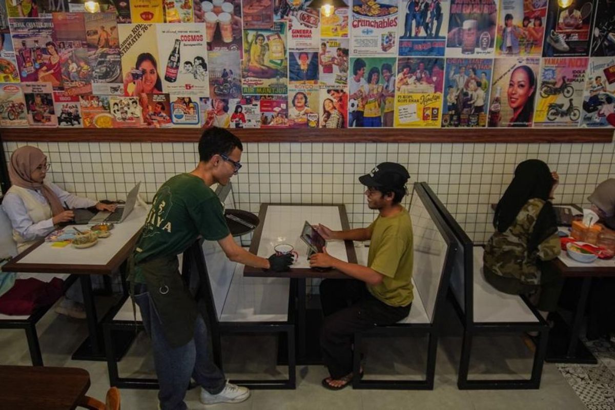 Jatim Jadi Simpul Strategis Ekonomi Syariah dan Rantai Halal Global