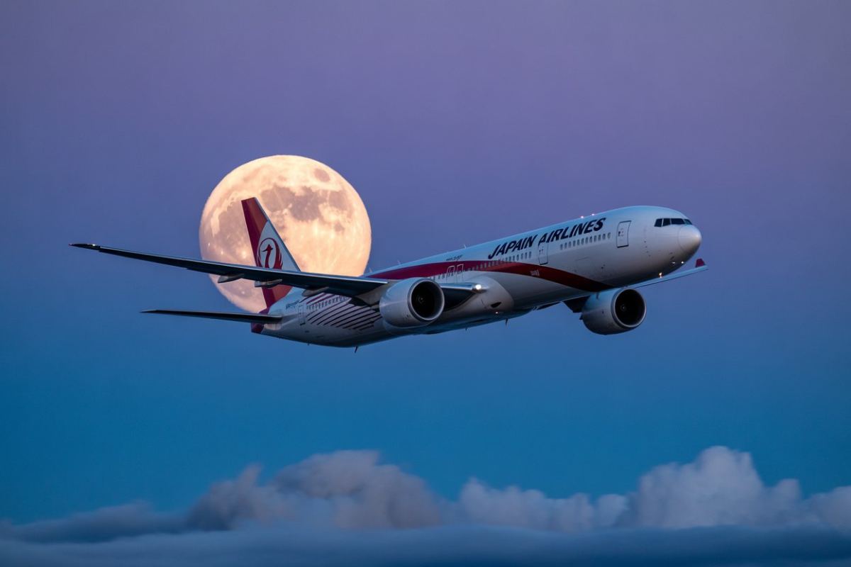 Japan Airlines Hadirkan Layanan Pengiriman Barang ke Bulan di 2028