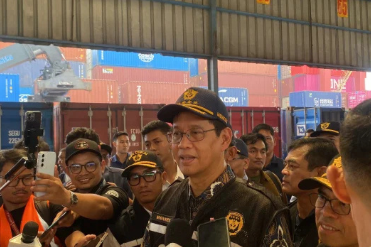 IHSG & Rupiah Lemah, Menkeu Buka Suara Isu 'Sell Indonesia'