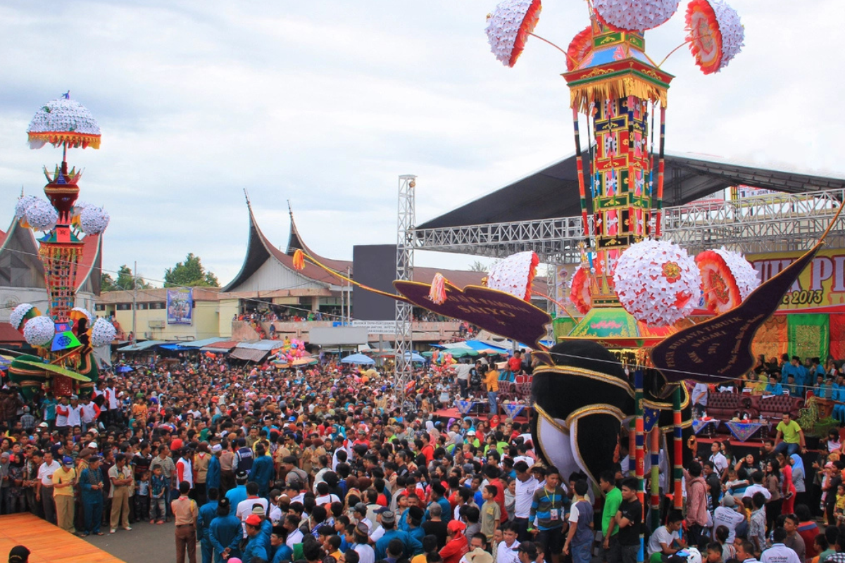 Jadwal Lengkap Prosesi Adat Pesona Budaya Hoyak Tabuik Piaman 2026