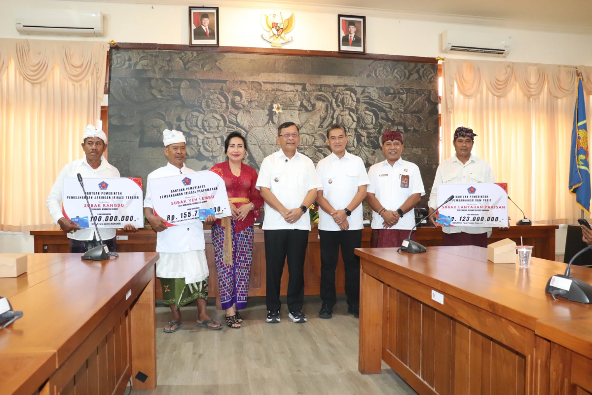 Pemkab Buleleng Salurkan Dana Rp 3,6 Miliar untuk 30 Subak di Gumi Panji