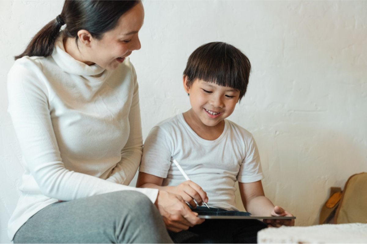 Cara Mendidik Anak Disiplin Menggunakan Gadget dengan Bijak
