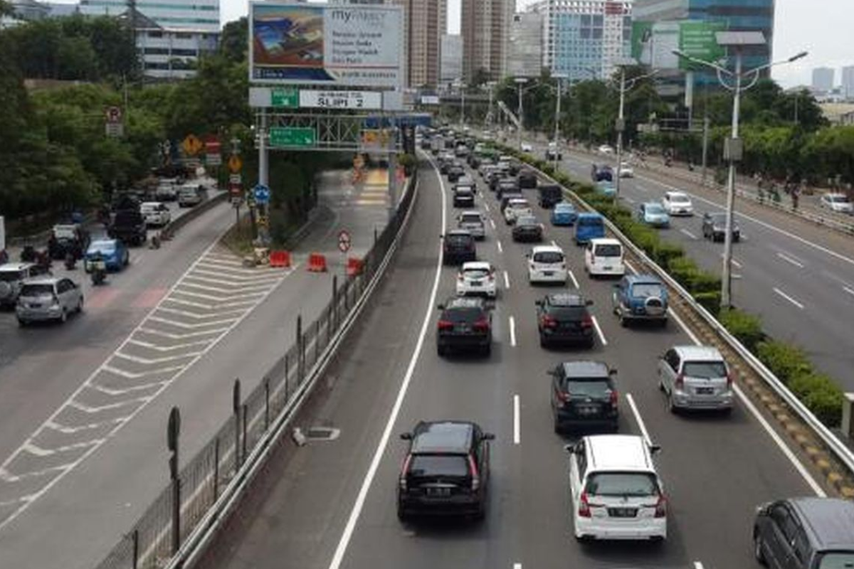 Tol Jakarta Padat Kamis Pagi, Cawang hingga Tomang Alami Kemacetan