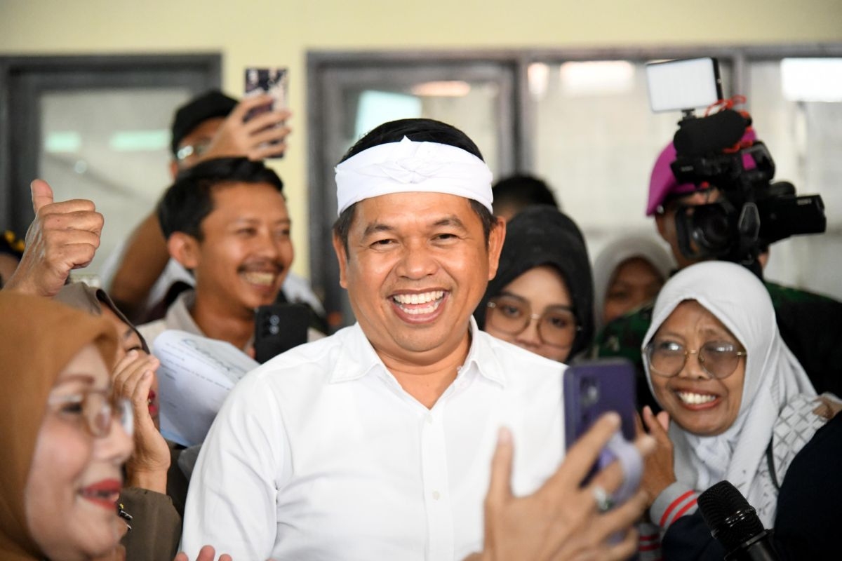 Penataan Trotoar Cicadas: Dedi Mulyadi Tawari Kerja PKL
