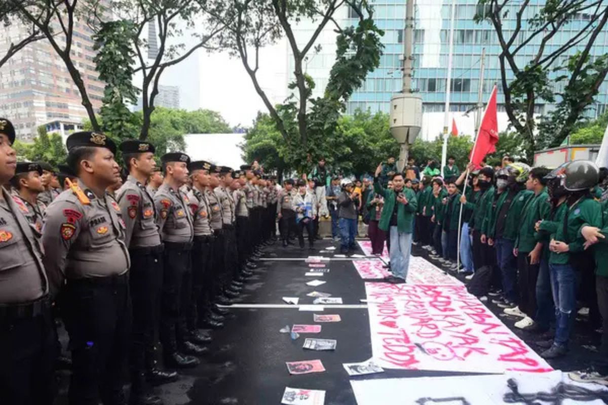 700 Personel Gabungan Amankan Demo di DPR dan Gambir Hari Ini