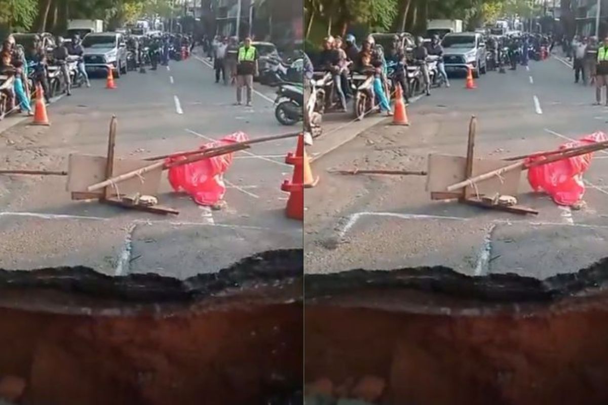 Jalan Raya Lenteng Agung Jaksel Amblas, Lalin Macet Total