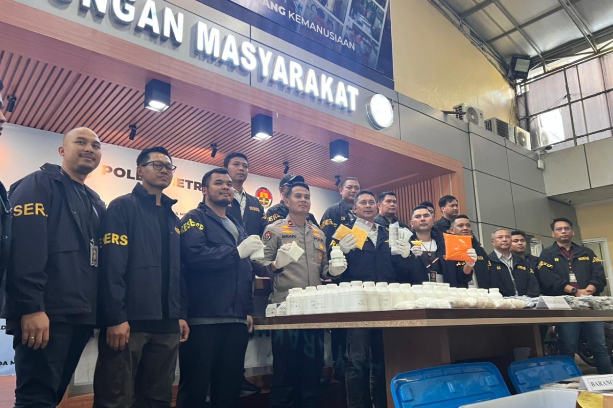 Polisi Ungkap Peredaran Obat Keras Berkedok Warung Kopi di Bekasi