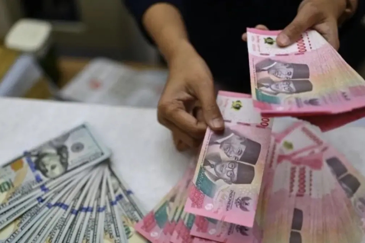Perdagangan Selasa Pagi: Rupiah Melemah ke Rp17.859 per Dolar AS