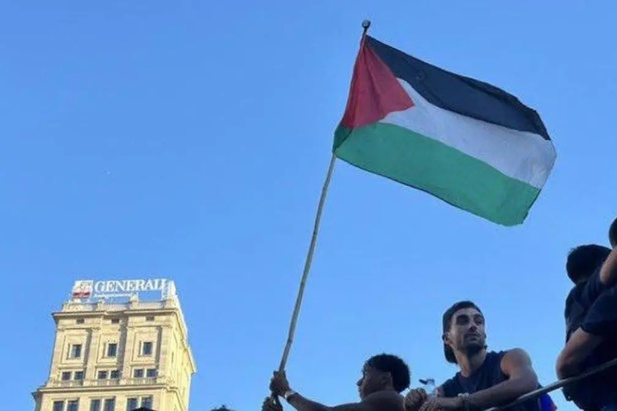 Aksi Yamal Kibarkan Bendera Palestina Direspons Dingin Hansi Flick