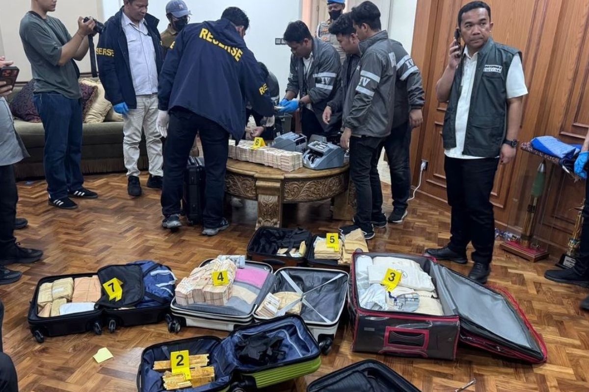 Penemuan Brankas Rahasia Berisi Emas 74 Kg di Rumah Sentul