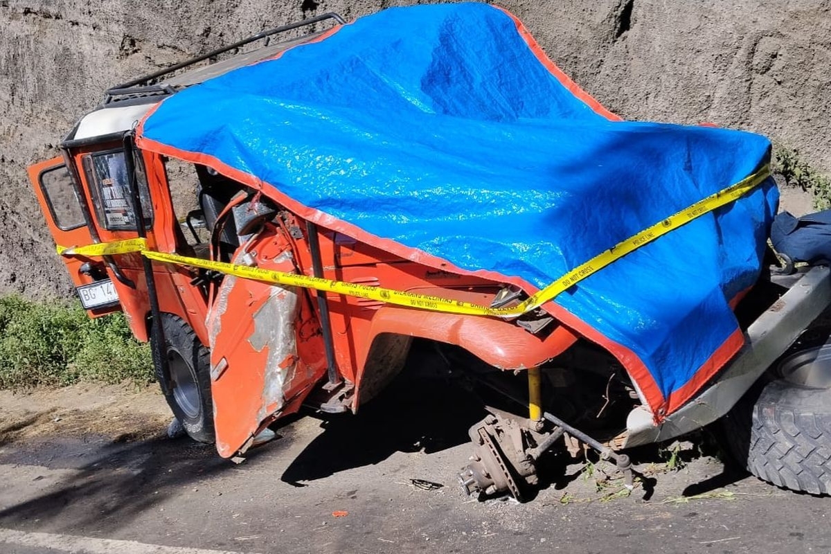 Jip Wisata Bromo Tabrak Tebing di Tosari, Dua Orang Meninggal Dunia