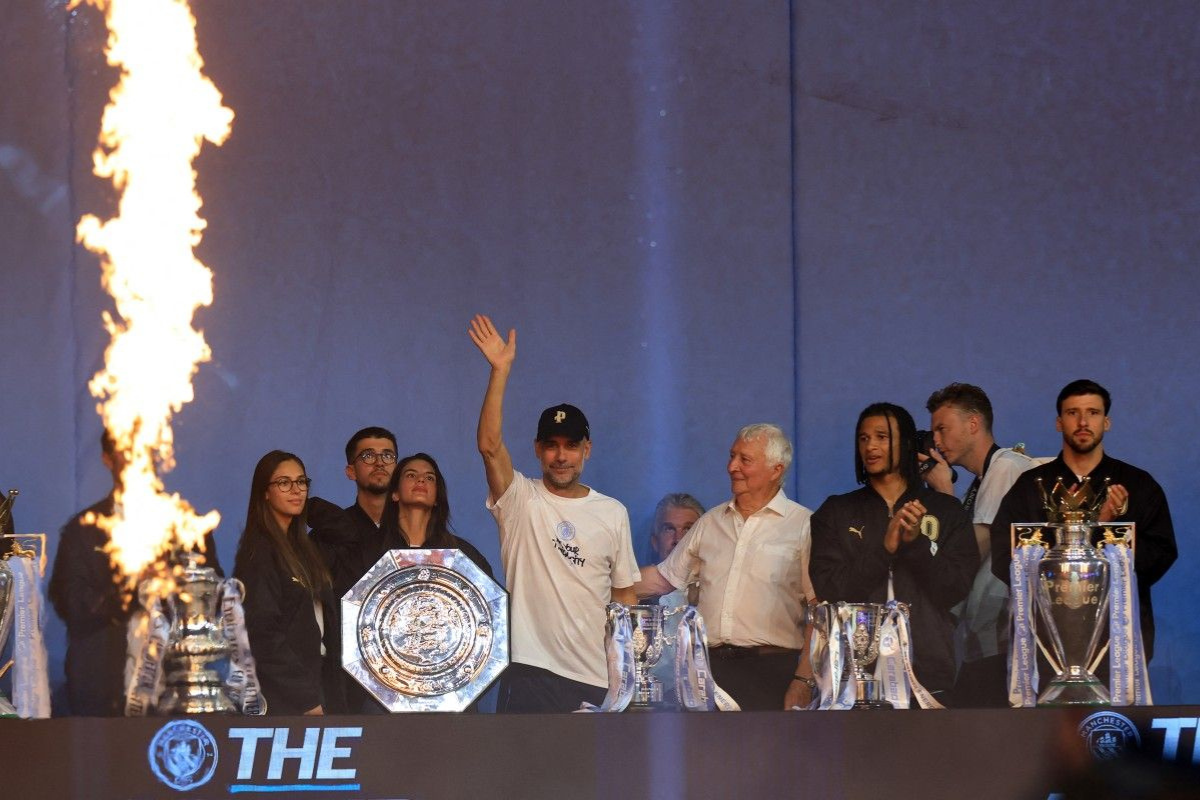 Kisah Pep Guardiola, Sir Alex, dan Satu Dekade di Manchester