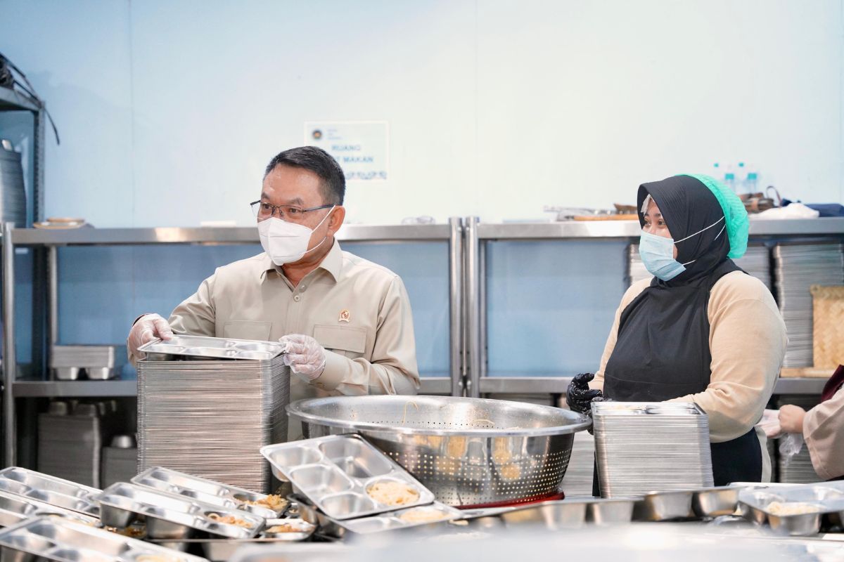 Sidak KSP: Dapur Makan Bergizi Gratis Tidak Layak Harus Disuspensi