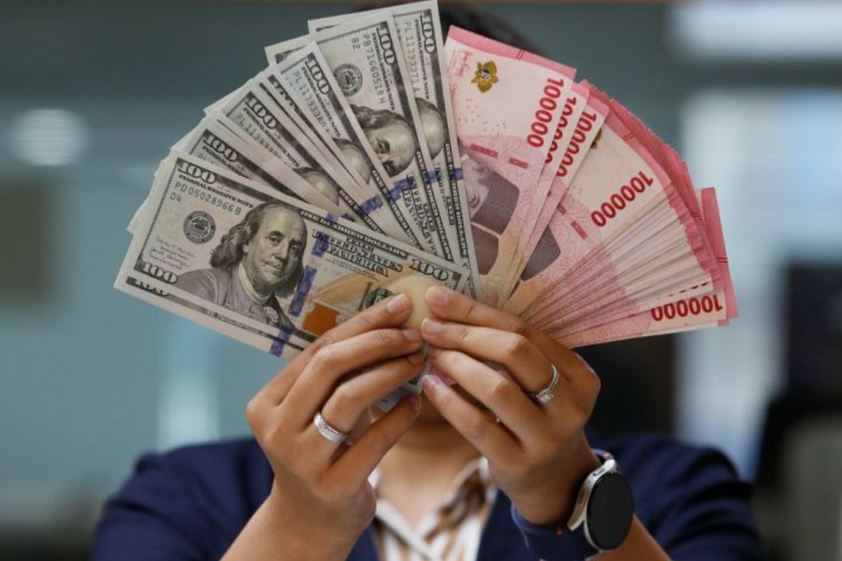 Rupiah Bergerak Datar di Level Rp17.995 per Dolar AS Selasa Pagi