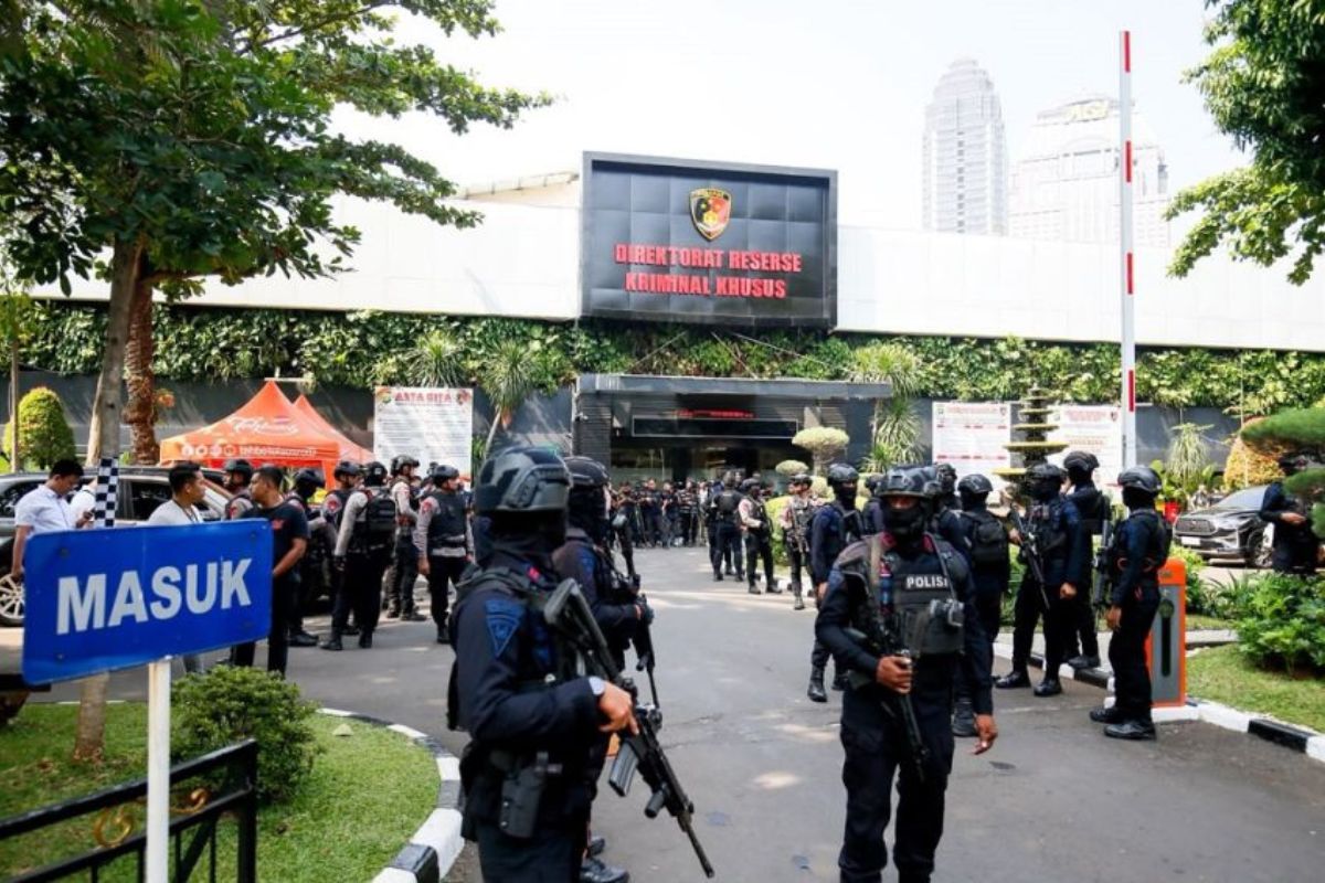 Penjagaan Ketat di Polda Metro Jaya, Identitas Pengunjung Dicek