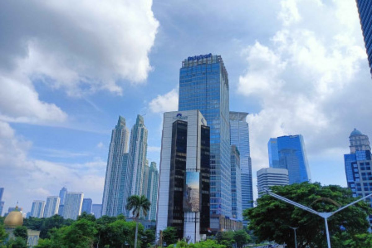 Prakiraan Cuaca Jakarta Jumat: Cerah Berawan dan Suhu Raih 32°C