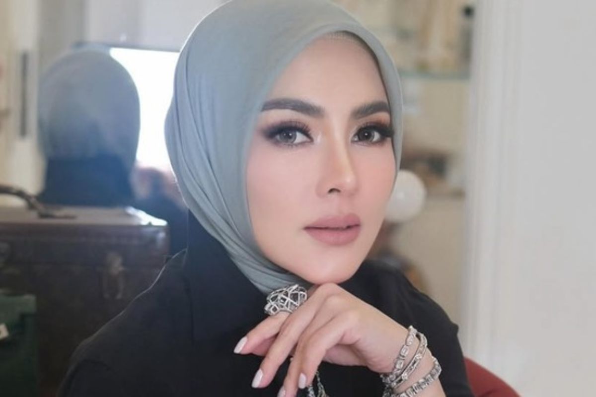 Hadiri Konser F4, Syahrini Pakai Perhiasan Senilai Rp 44,5 M