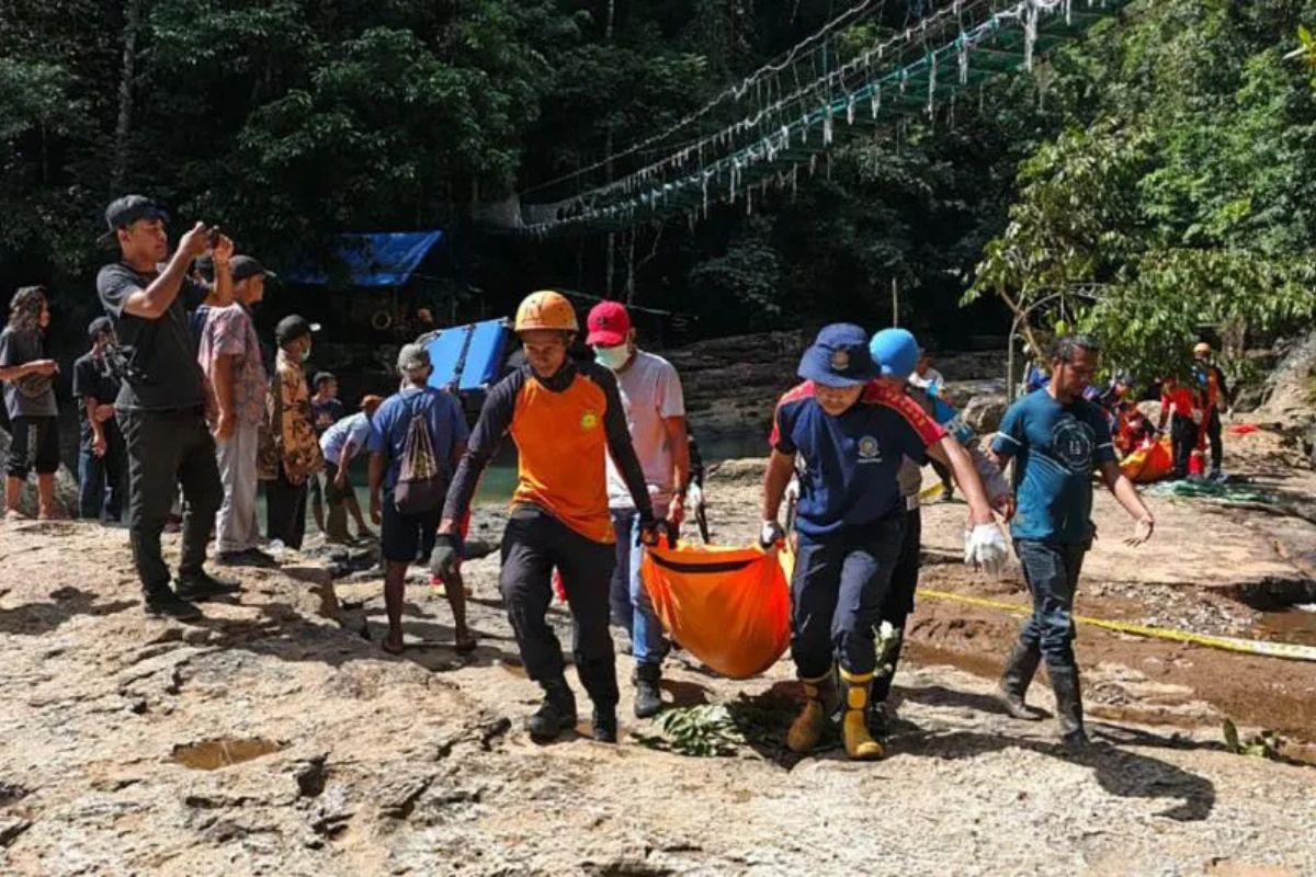 Jembatan Ambruk di Cunca Wulang, Dua Turis Austria Tewas