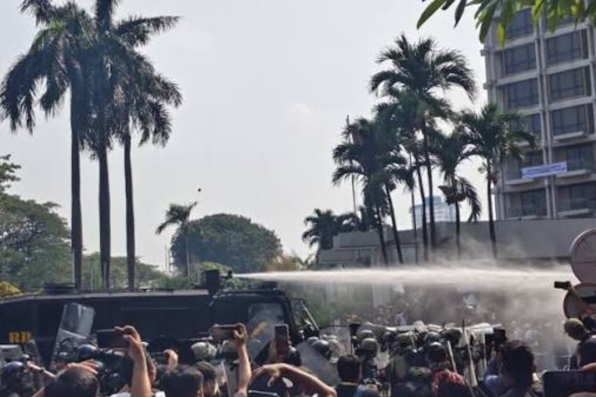 Ricuh Eksekusi Eks Hotel Sultan, Polisi Amankan 119 Orang
