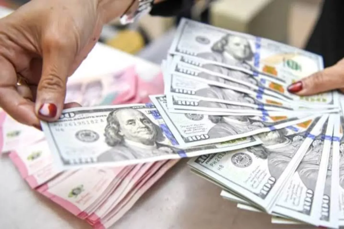 Awal Perdagangan Tertekan, Rupiah Melemah Ke Rp17.875 Per Dolar AS