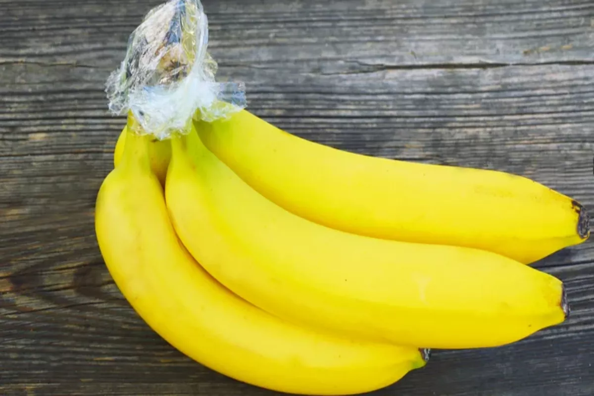 Trik Simpan Pisang Awet Berhari-hari dengan Modal Plastic Wrap