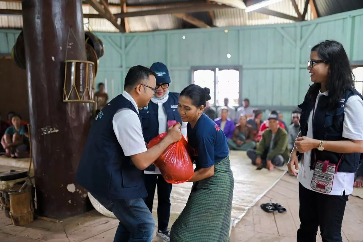 Pupuk Indonesia Bersama Relawan BUMN Gerak Cepat Bantu Korban NTT