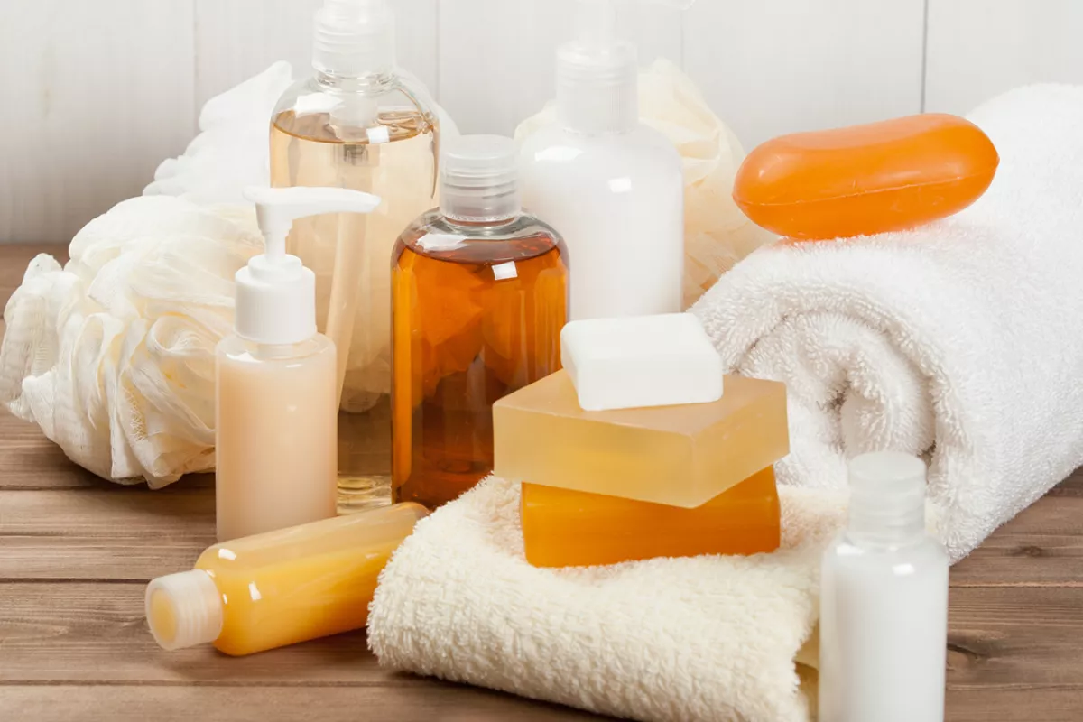 Panduan Memilih Sabun Mandi Terbaik untuk Pemilik Kulit Sensitif