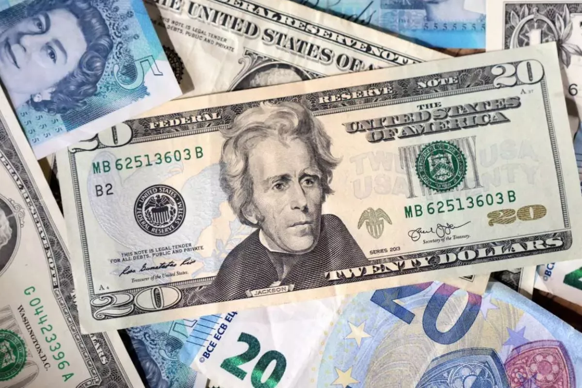 Dolar AS Masih Perkasa, Rupiah Dibayangi Konflik AS-Iran dan The Fed