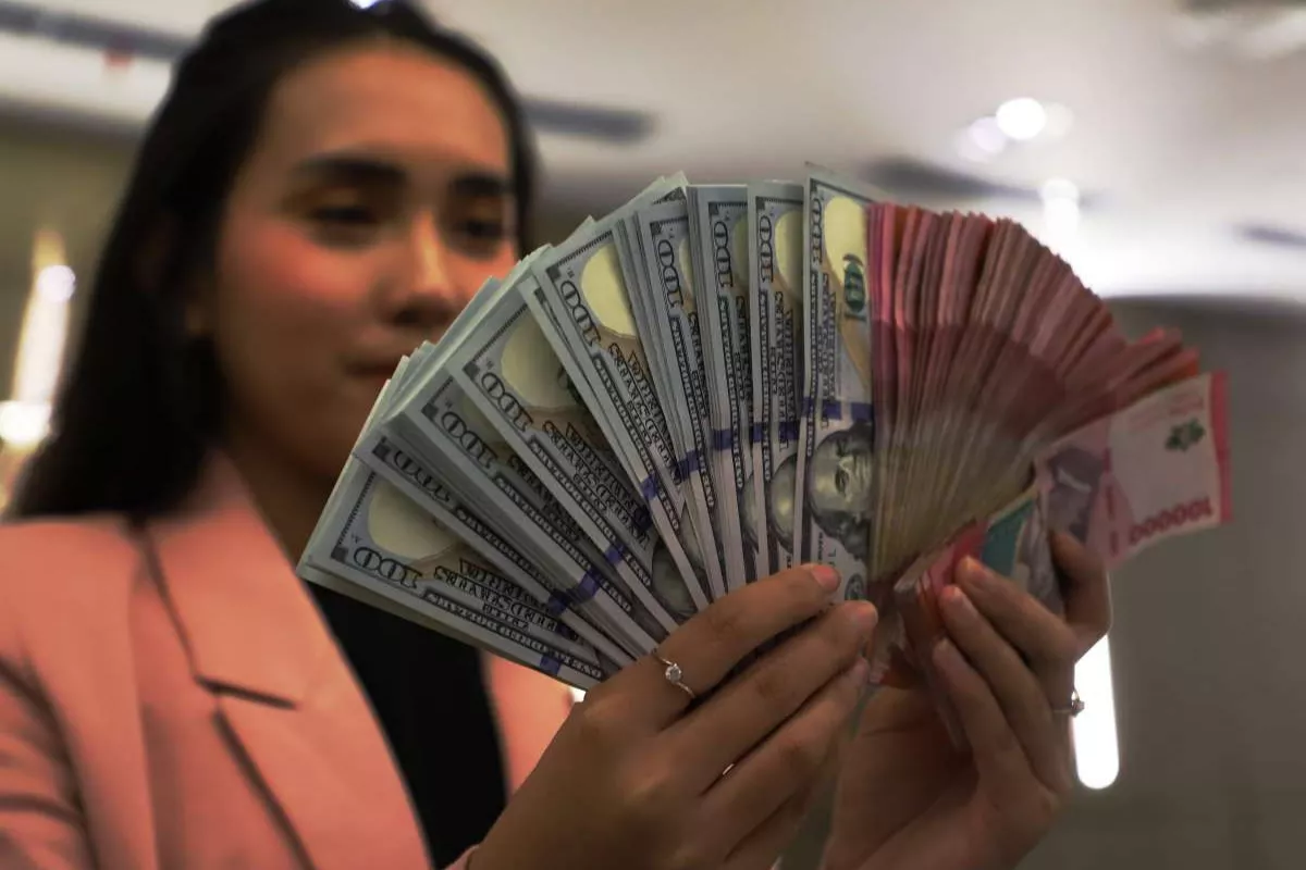 Rupiah Jisdor Menguat ke Rp 18.099 per Dolar AS pada Selasa