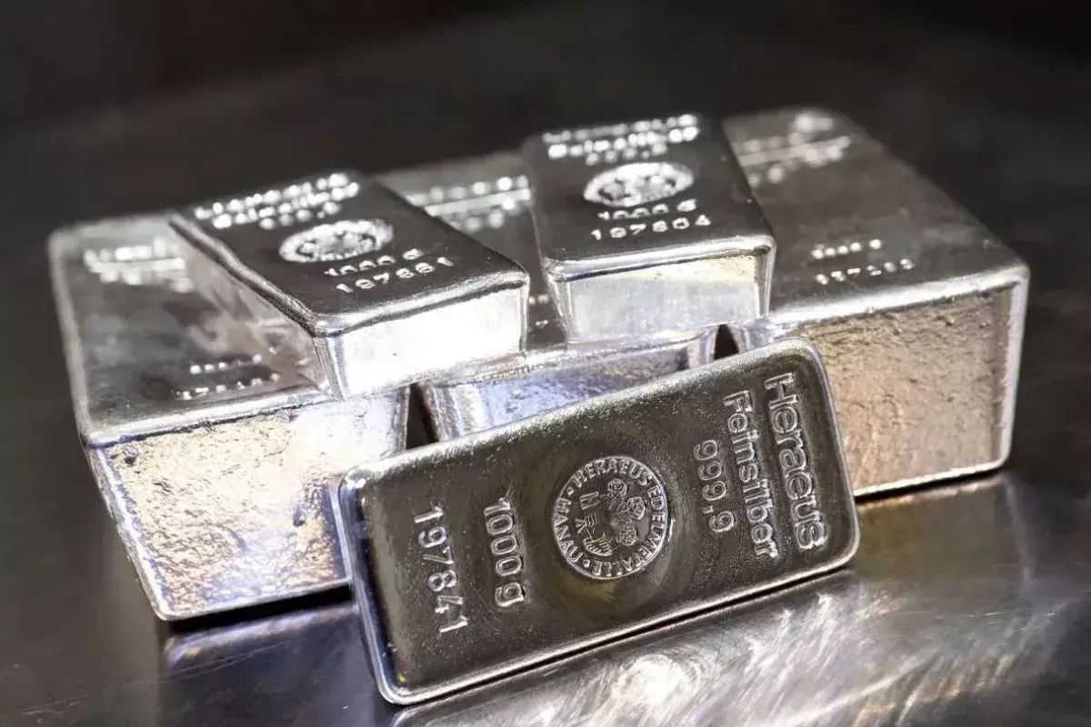 Harga Perak Antam Naik Perkasa Menyentuh Rp 39.800 per Gram