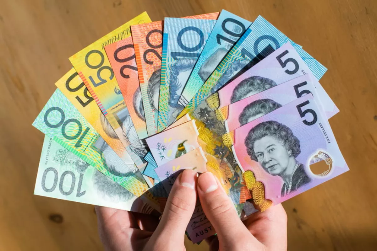 Dolar Australia Stabil di Atas 0,7050 Jelang RBA Rilis Kebijakan