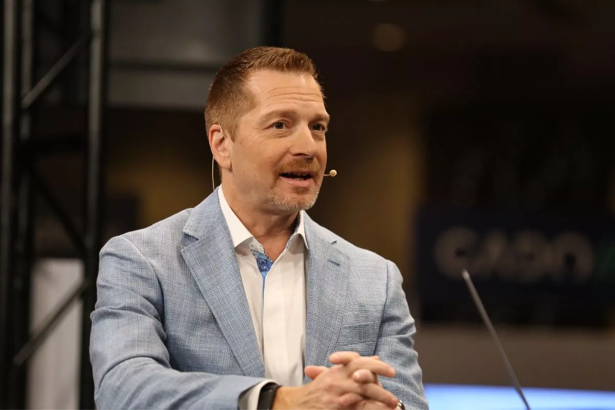 Presiden dan CEO CrowdStrike Jual Saham Senilai 1,95 Juta Dolar Amerika