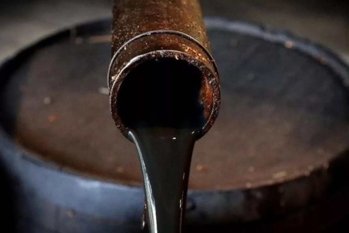 Harga Minyak Mentah Berjangka Bergerak Menguat pada Sesi Asia Jumat