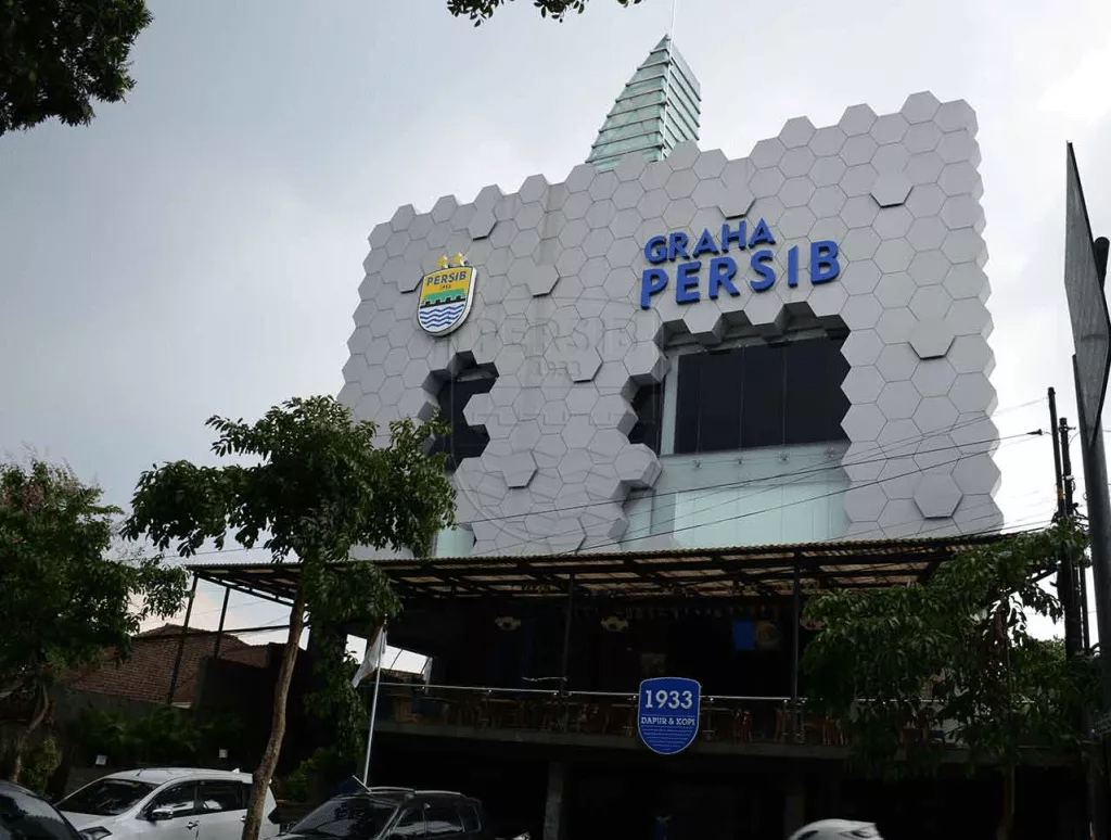 Respons Manajemen Persib Terkait Sanksi FIFA Kasus Eks Pelatih Rene