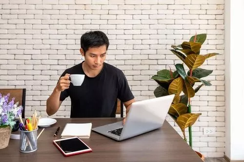 Peluang Kerja Remote Luar Negeri: Strategi Raih Gaji Dollar 2026