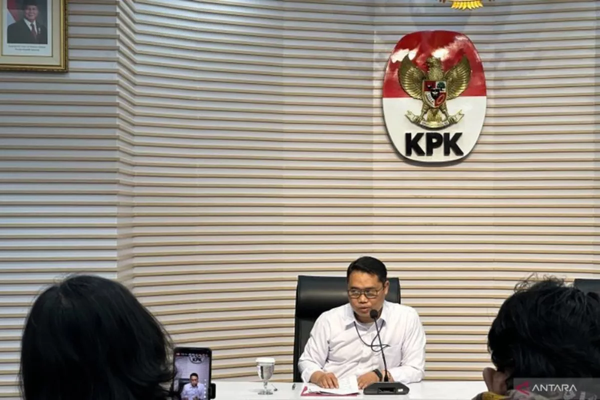 KPK Belum Tahan Tersangka Korupsi CSR BI dan OJK Selama Setahun