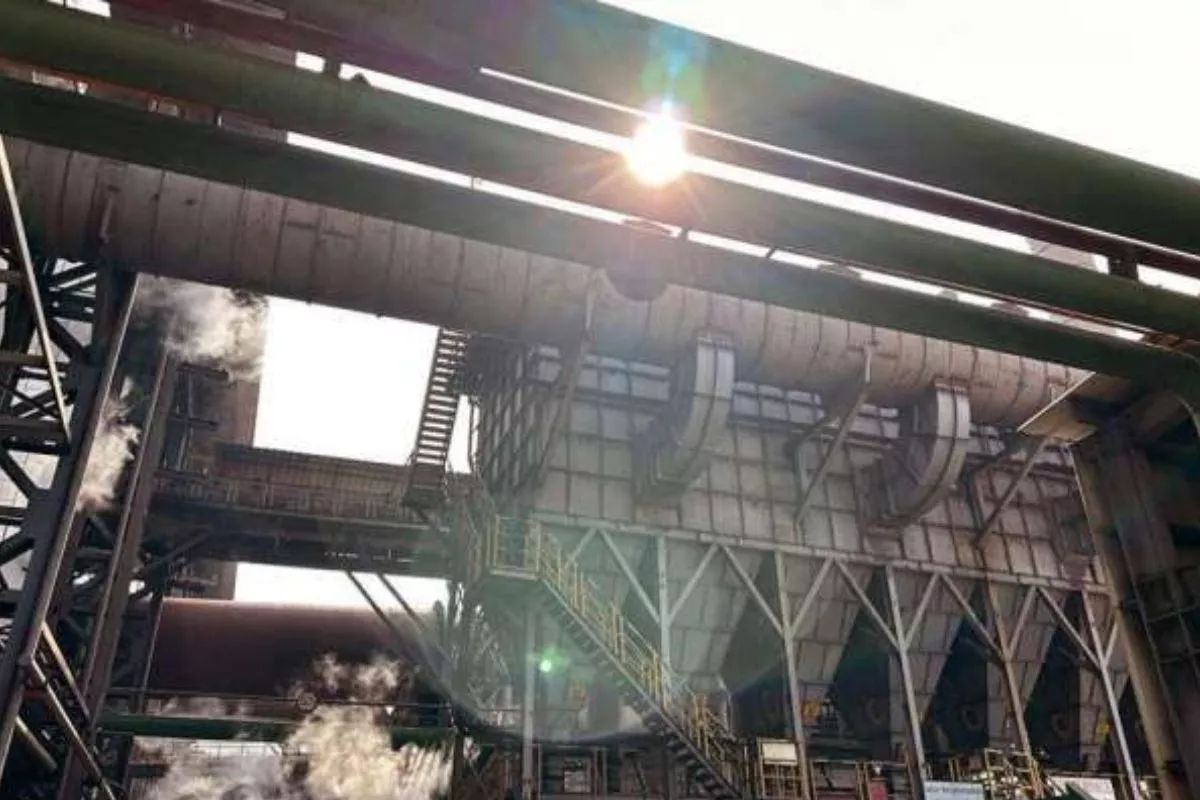 MBMA Terbitkan Obligasi Rp2,33 Triliun dengan Kupon hingga 10,50%