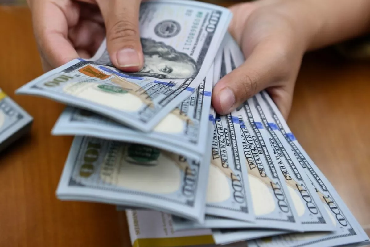 Commerzbank Memangkas Prakiraan EUR USD Dua Sen Akibat Risiko Dolar