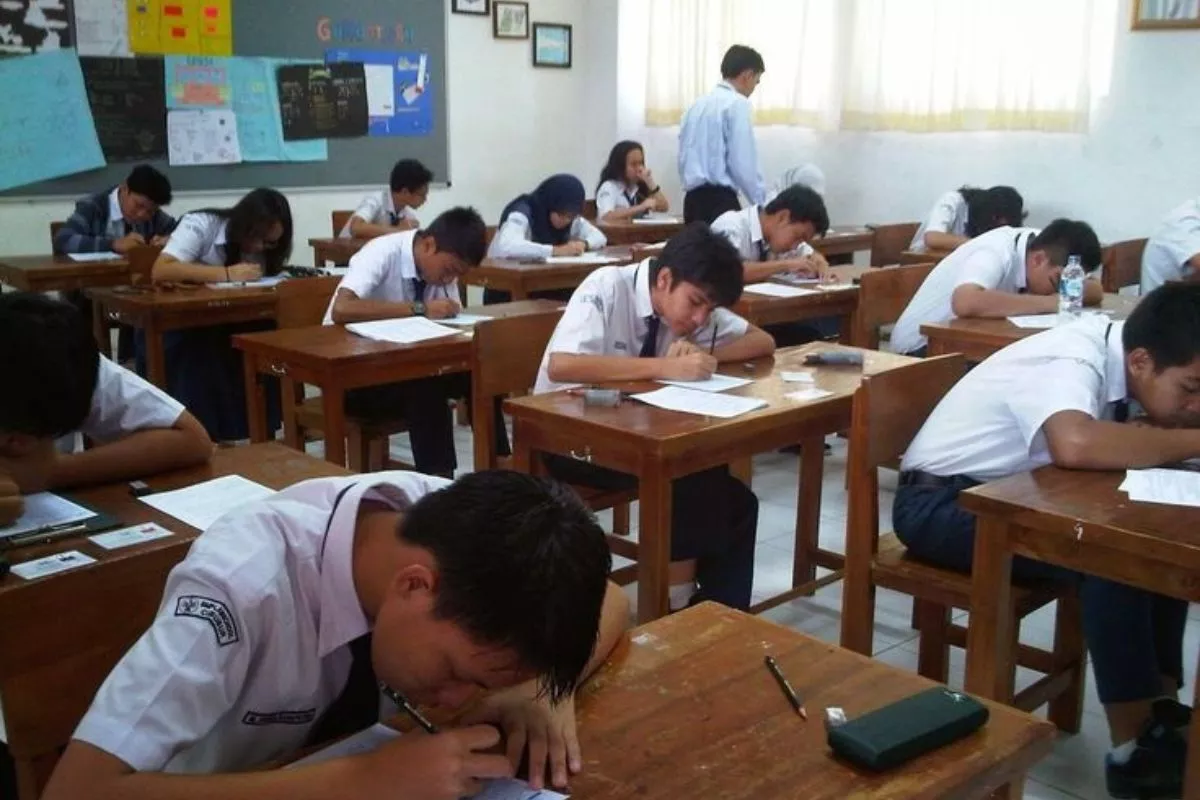 Pemerintah Siapkan Bansos untuk Keluarga Siswa Sekolah Rakyat