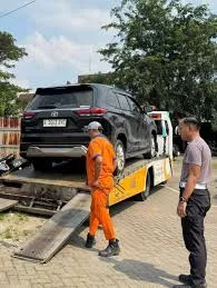 Polres Karawang Amankan Mobil Penabrak Motor 11 April 2026 Yang Viral