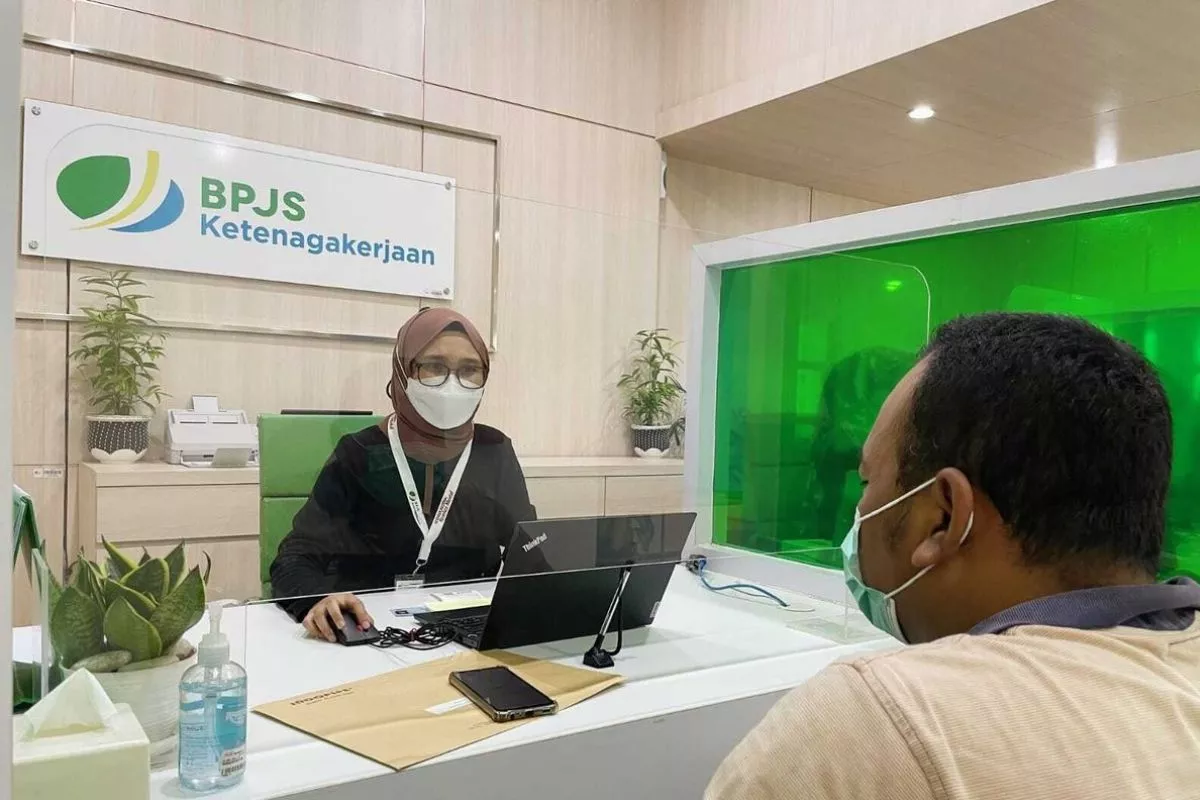 BPJS Ketenagakerjaan dan Pemprov Jabar Salurkan Manfaat Rp49,3 Miliar 