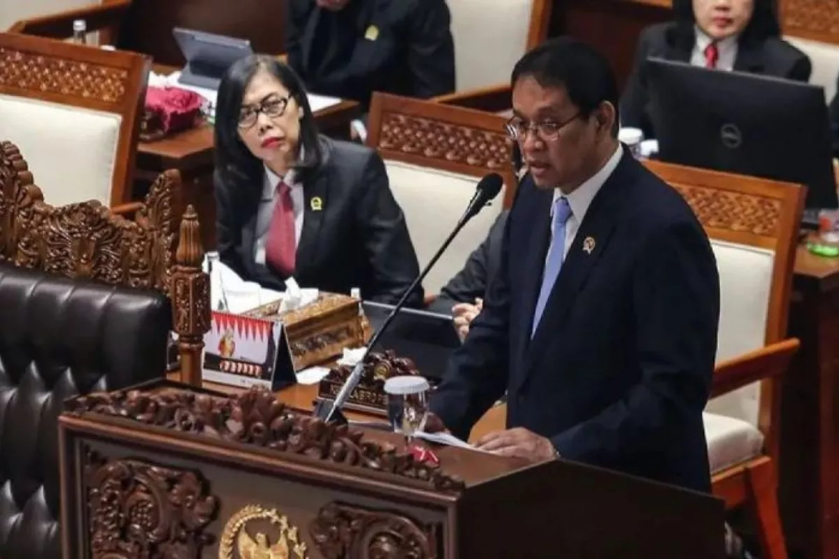 Menkeu Purbaya Pastikan Tak Naikkan Tarif Pajak Jangka Menengah