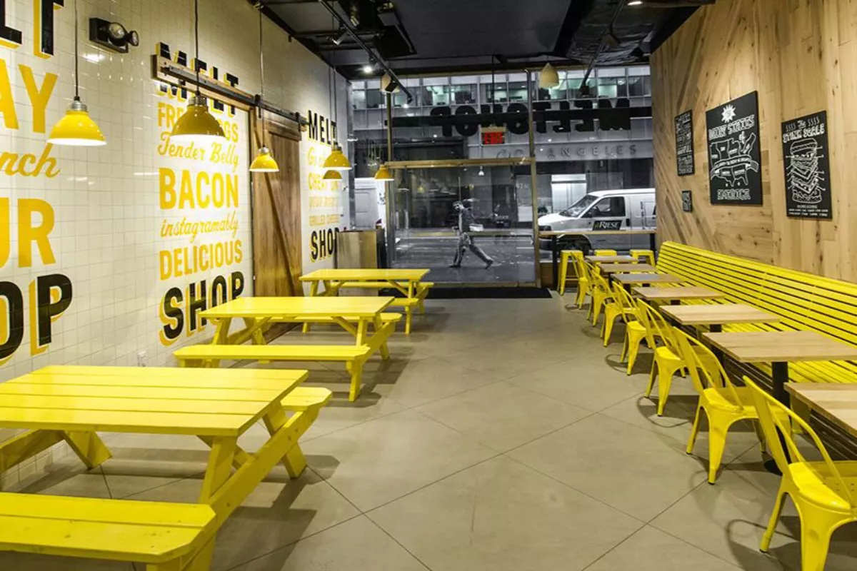 Desain Outlet Seblak Prasmanan Minimalis Dan Ramai Pembeli
