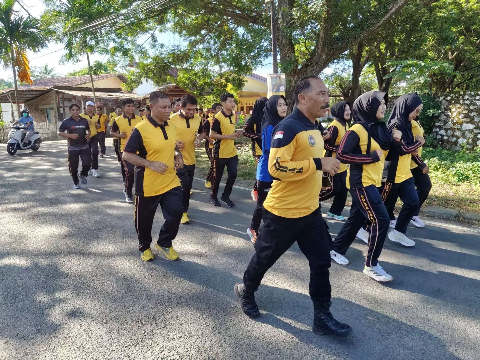 Cara Personel Polres Sinjai Jaga Kebugaran di Sela Kesibukan