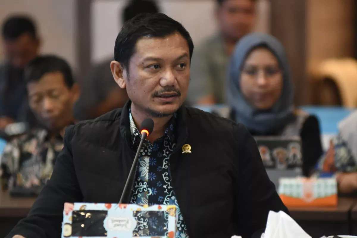 DPR Minta Pemerintah Evaluasi Ulang Wacana Penyesuaian Gaji Kepala Daerah