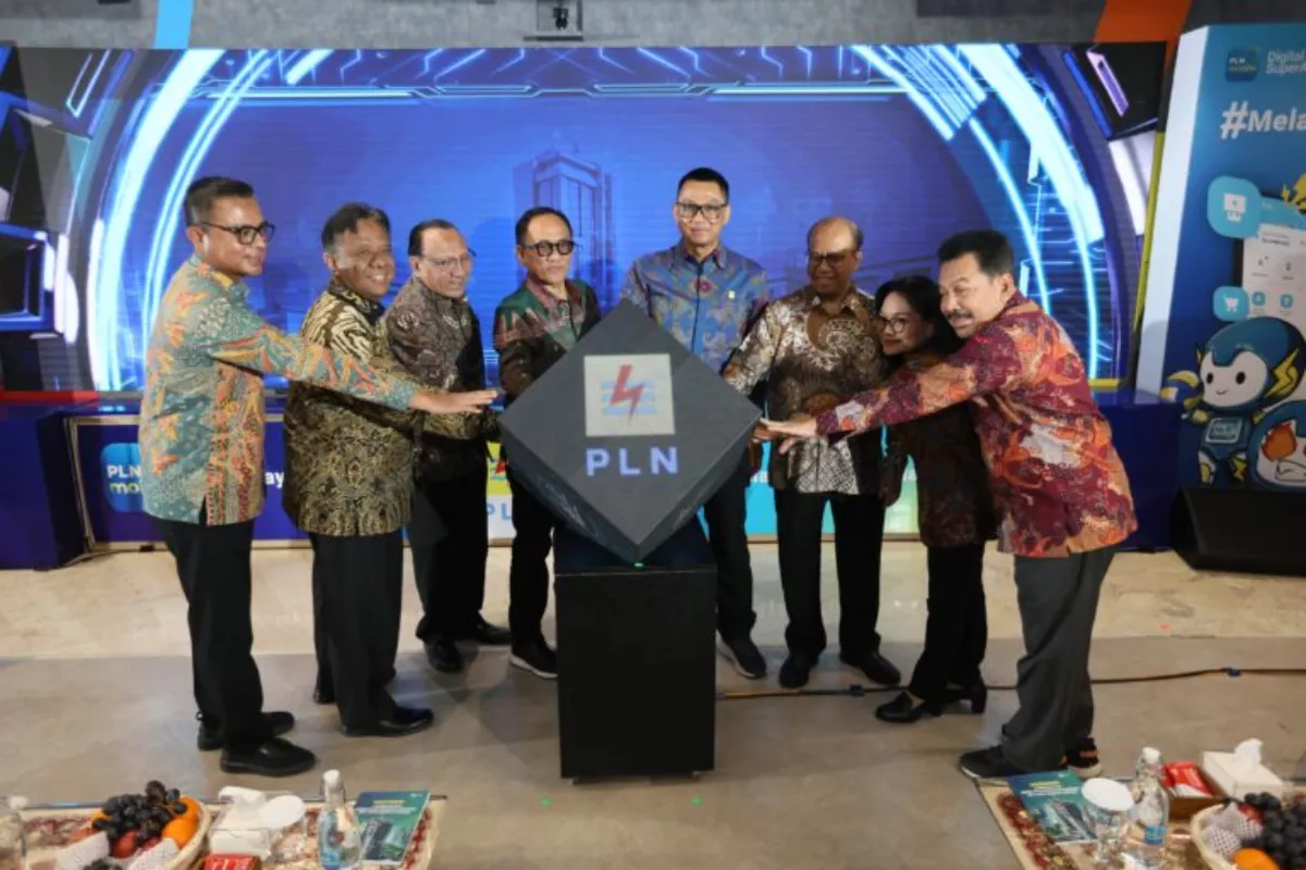 Program Smart & Green Building PLN: Pasang PLTS Atap di 400 Gedung