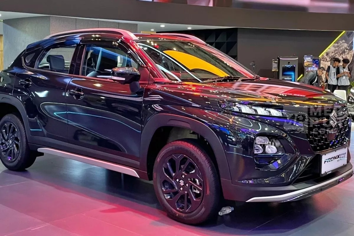 Suzuki Fronx SGX Hybrid Kuro Meluncur