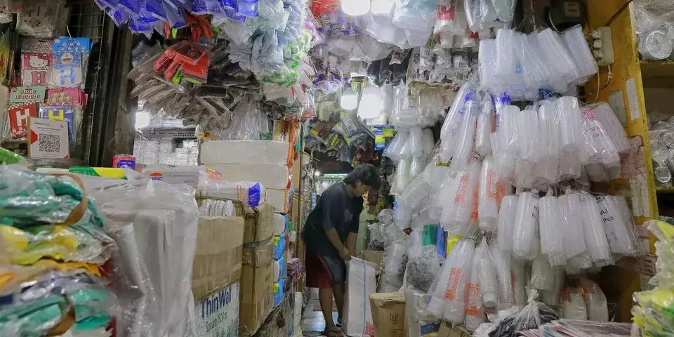 Harga Pangan Naik, Analis Soroti Biaya Kemasan Plastik yang Melambung