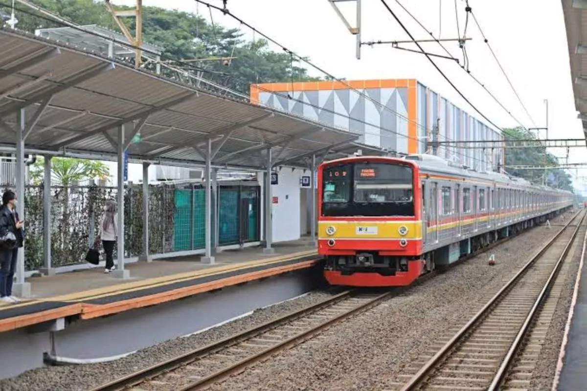 Kemenhub Minta KAI Tambah 12 Rangkaian KRL Green Line