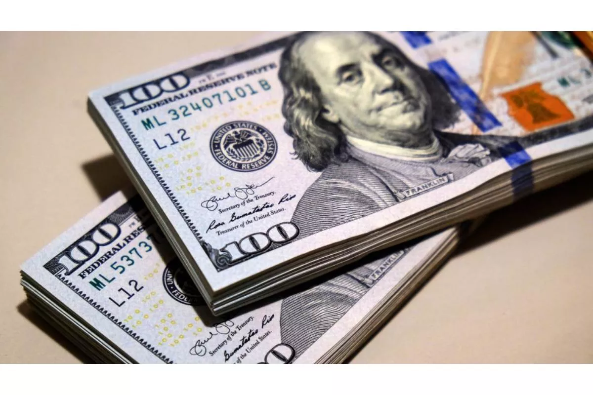 Dolar AS Menguat Tajam Akibat Isu Penutupan Jalur Selat Hormuz 2026